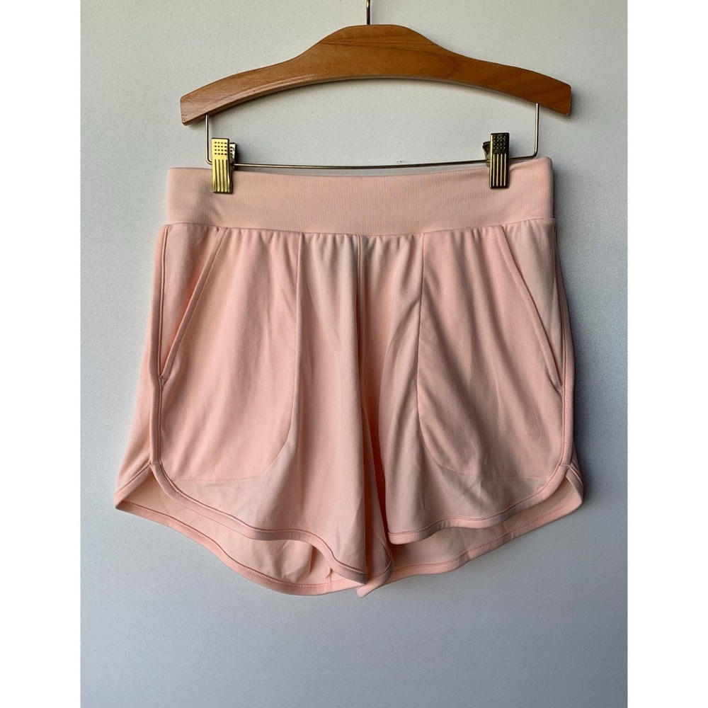 Small, Nike, peachy pink 🍑 soft athletic shorts with pockets